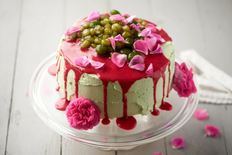 Rasberry and matcha bubble tea cake