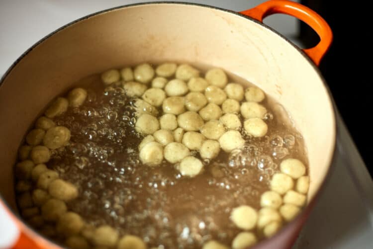 Boiling boba tapioca pearls in water