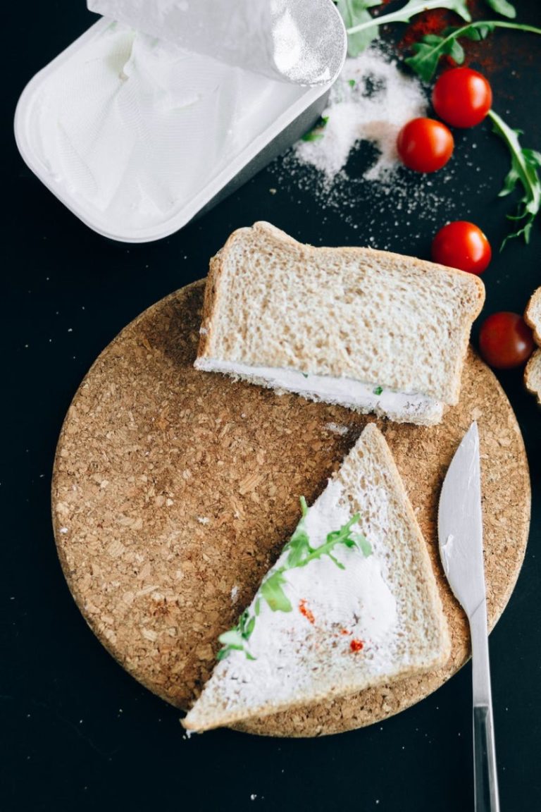 sliced bread with cream cheese